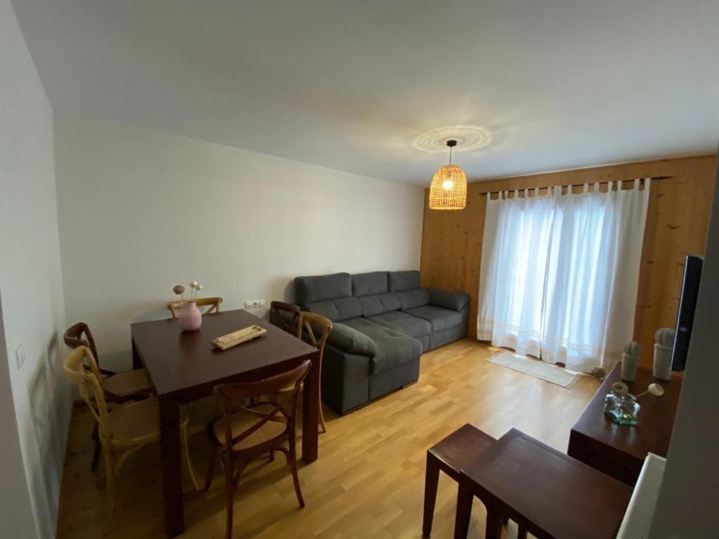 Fantástico Apartamento con jardín en Castiello de Jaca Exterior foto