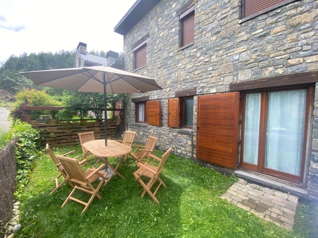 Fantástico Apartamento con jardín en Castiello de Jaca Exterior foto